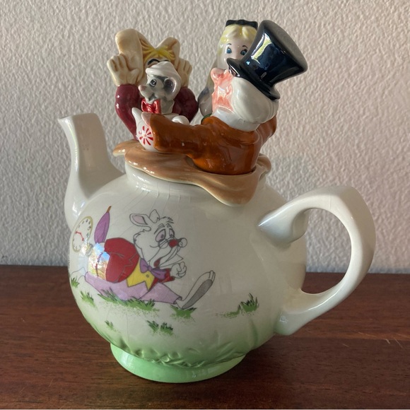 Disney Alice in Wonderland Paul Cardew Limited Ed.Ceramic Teapot White
Rabbit - Picture 2 of 9